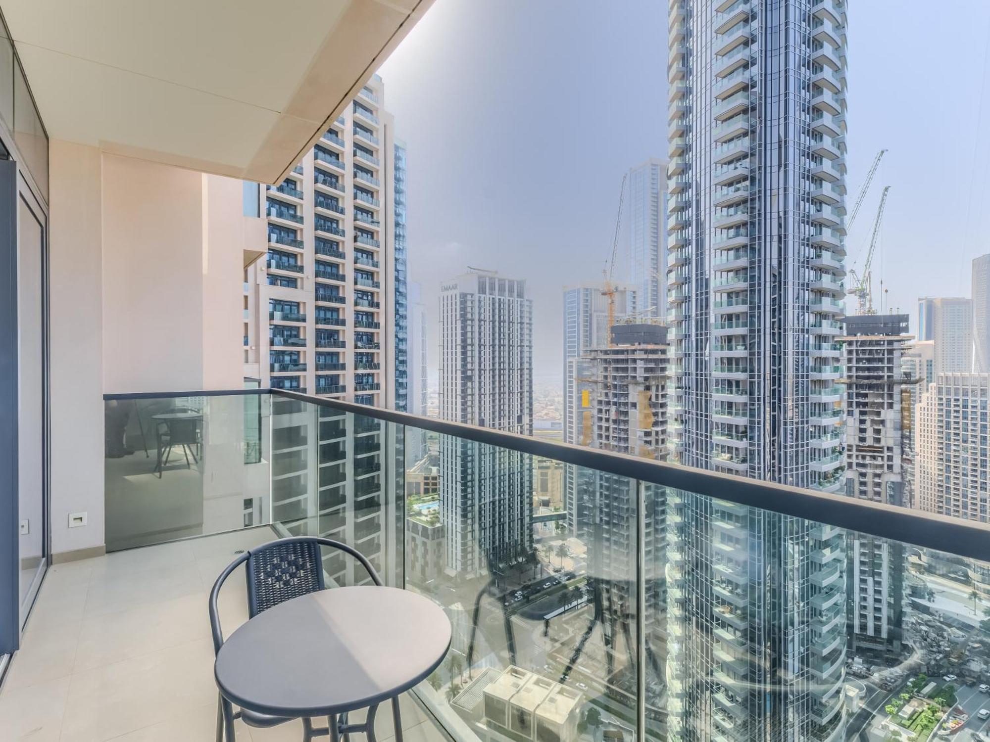 Trps - Act One Act Two Towers, Downtown Dubai, Iconic 3br Maids - With Burj Khalifa Views - Near Mall Apartment