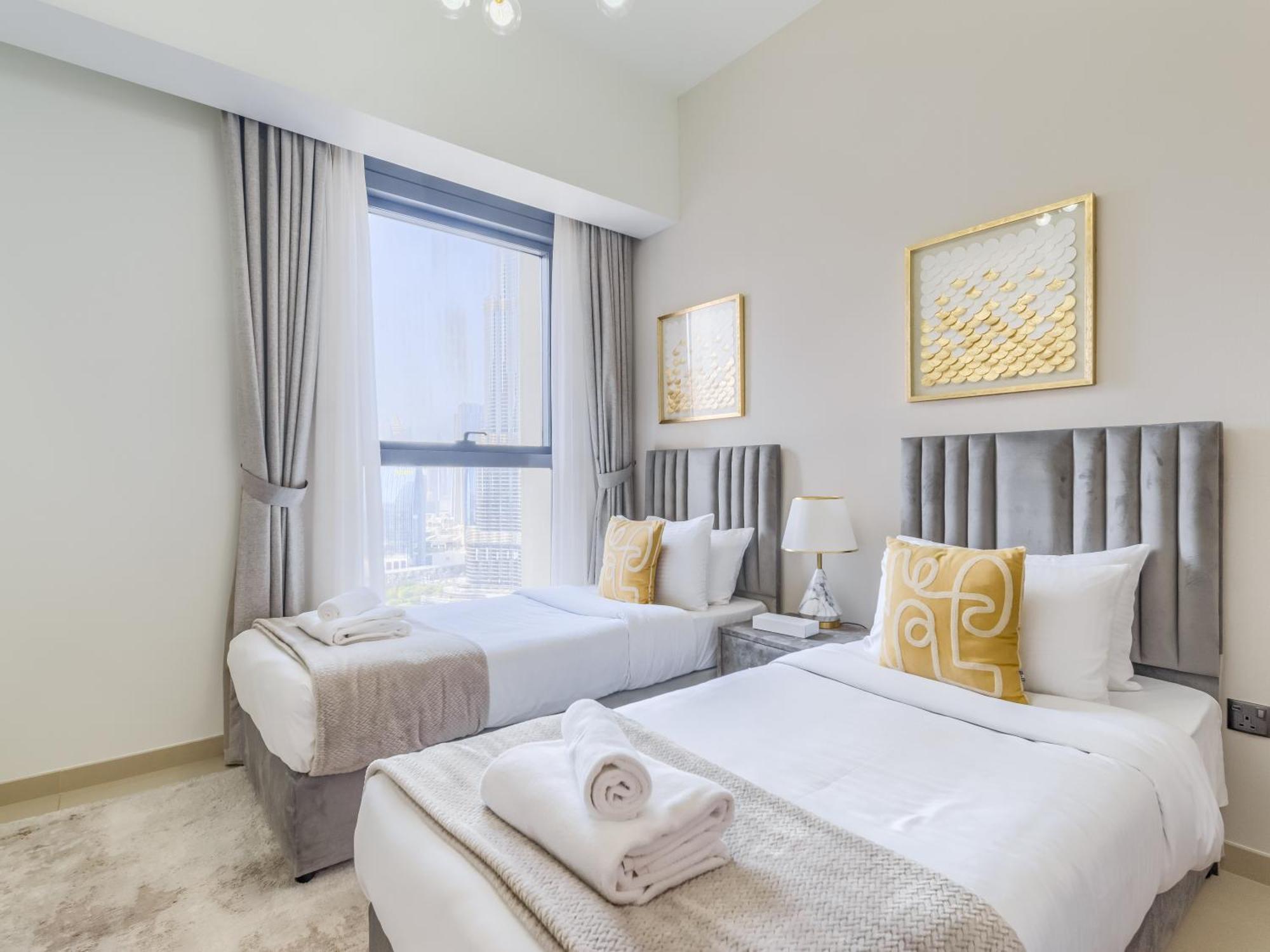 Apartment Trps - Act One Act Two Towers, Downtown Dubai, Iconic 3br Maids - With Burj Khalifa Views - Near Mall